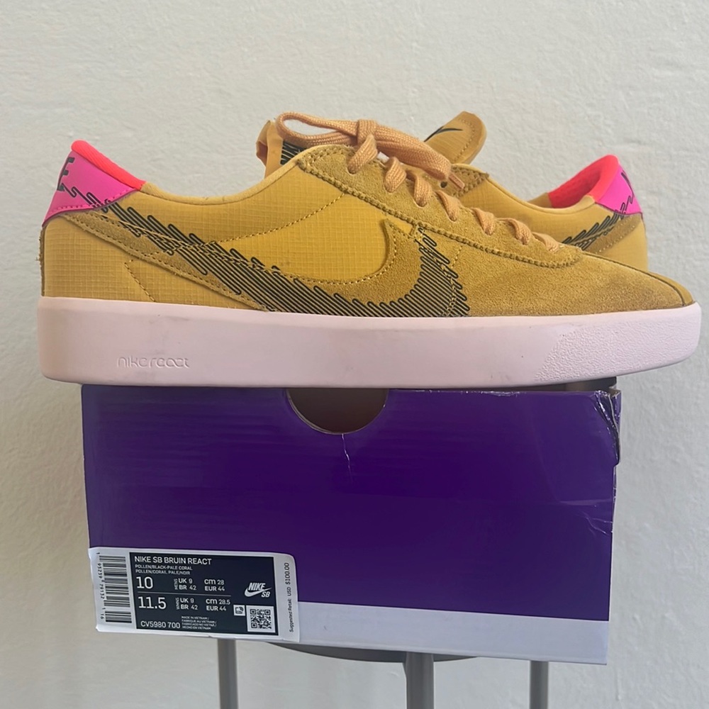 Nike SB Blazer Low GT Sneakers - Mustard and Pink